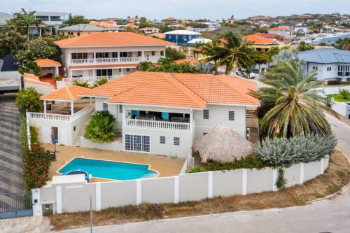 Brakkeput Curacao Te Huur familie villa met zwembad nabij Jan Thiel Beach,  Willemstad