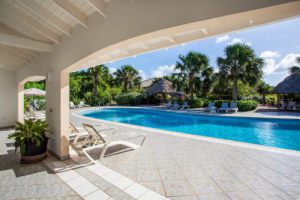 Nabij Cas Abou: te koop vakantieparkmet zwembad, cinema, restaurant, gym en conferentiezaal,  Curacao