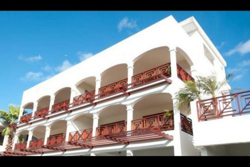 De makelaar van Curacao biedt aan: Appartement Te huur Caracasbaaiweg curacao Willemstad Jan Thiel ,  Willemstad
