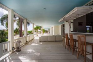 De makelaar van Curacao biedt aan: Luxe vakantievilla te huur voorzien van een 17 m lang zwembad op Vista Royal,  Jan thiel
