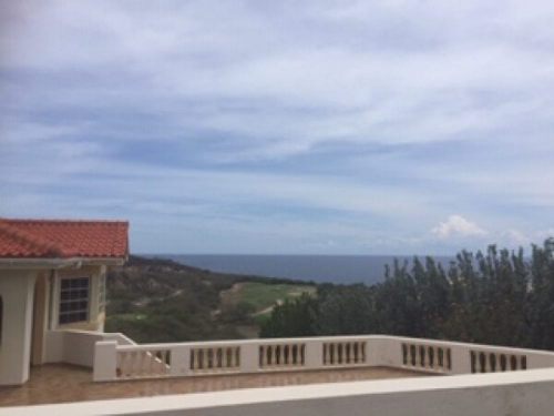 De makelaar van Curacao biedt aan: Villa op Blue Bay Golf en Beach resort Curacao op de BT sectie,  Curacao
