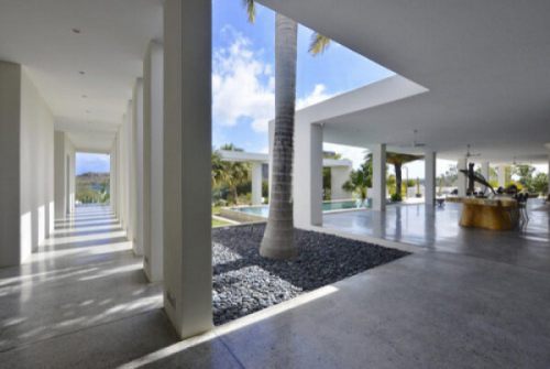 De makelaar van Curacao biedt aan: Villa Seru Boca Curacao met prive strand en lange steiger,  Curacao