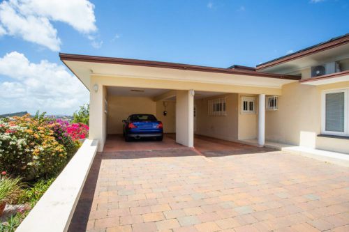 Kintjan Curacao: te koop huis met 180 graden uitzicht over het eiland,  Willemstad