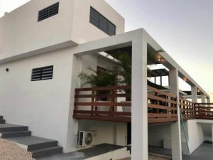 Bottelier Curacao huis te huur vlakbij zoutpannen van Jan Thiel,  Willemstad