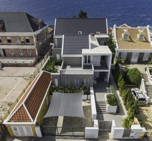 Pietermaai Curacao Moderne Villa te koop direct aan het water,  Willemstad