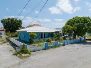Marie Pompoen Curacao woonhuis vlakbij zee,  Marie pompoen