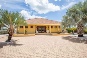 The real estate agent of Curacao: House for sale with pool on Blue Bay Golf and Beach Resort,  Blue bay 