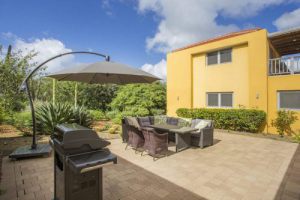The real estate agency of Curacao offers: Villa with infinity pool, Seru Boca,  Santa barbara plantation