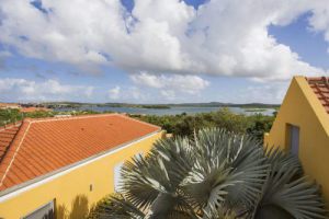 The real estate agency of Curacao offers: Villa with infinity pool, Seru Boca,  Santa barbara plantation