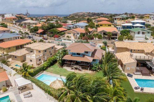Brakkeput Curacao gezellig huis te koop met zwembad 