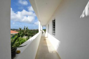 De makelaar van Curacao biedt aan: Jan des Bouvrie villa Jan Sofat Curacao ,  Willemstad