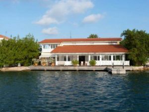 The real estate agent of Curacao offers Waterfront house on Jan Sofat Curacao,  Willemstad