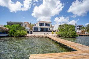 Brakkeput Curacao: House for sale with private beach and jetty at Spanish Water,  Brakkeput