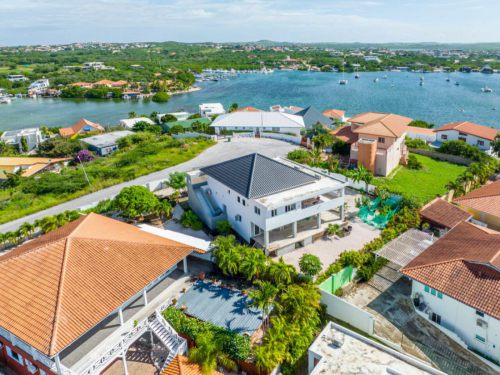 Brakkeput Curacao house for sale with views over Spanish Water
