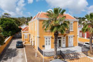 The real estate agent of curacao: Monumental office building Scharloo for rent,  Willemstad