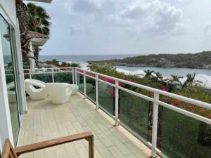 The Real Estate Agent of Curacao: Gorgeous bungalow with spectacular sea- and bay view, Piscadera ,  Willemstad