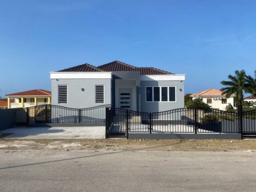 Grote Berg Curacao: modern, newly built house for sale