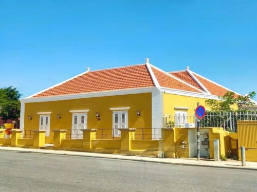 Otrobanda Curacao monument for sale with apartment and studio