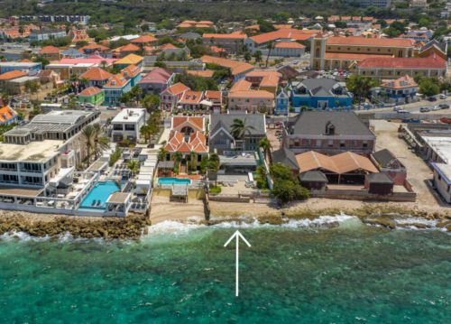 Pietermaai Curacao Moderne Villa te koop direct aan het water