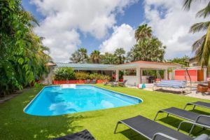 Jongbloed Curacao Ajax weg huis te koop met zwembad en studio,  Jongbloed