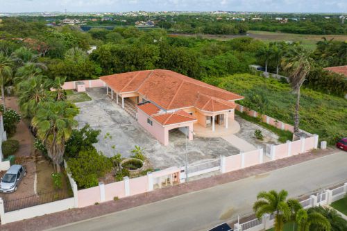 Girouette Curacao Centraal gelegen ruime woning op groot perceel,  Willemstad