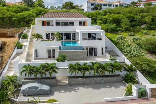 Blue Bay Golf and Beach Resort Curacao te koop villa met 7 slaapkamers