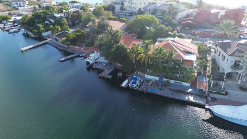 Jan Sofat Curacao waterfront villa te koop met steiger en bootlift,  Jan sofat