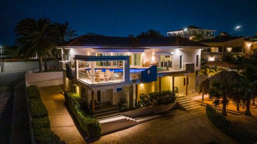 Jan Thiel Curacao Zeer ruime villa met prachtig uitzicht op Spaanse Water