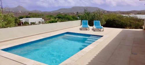 Hoffie Abou Curacao huis te koop met zwembad, perfect verhuurobject of woonhuis
